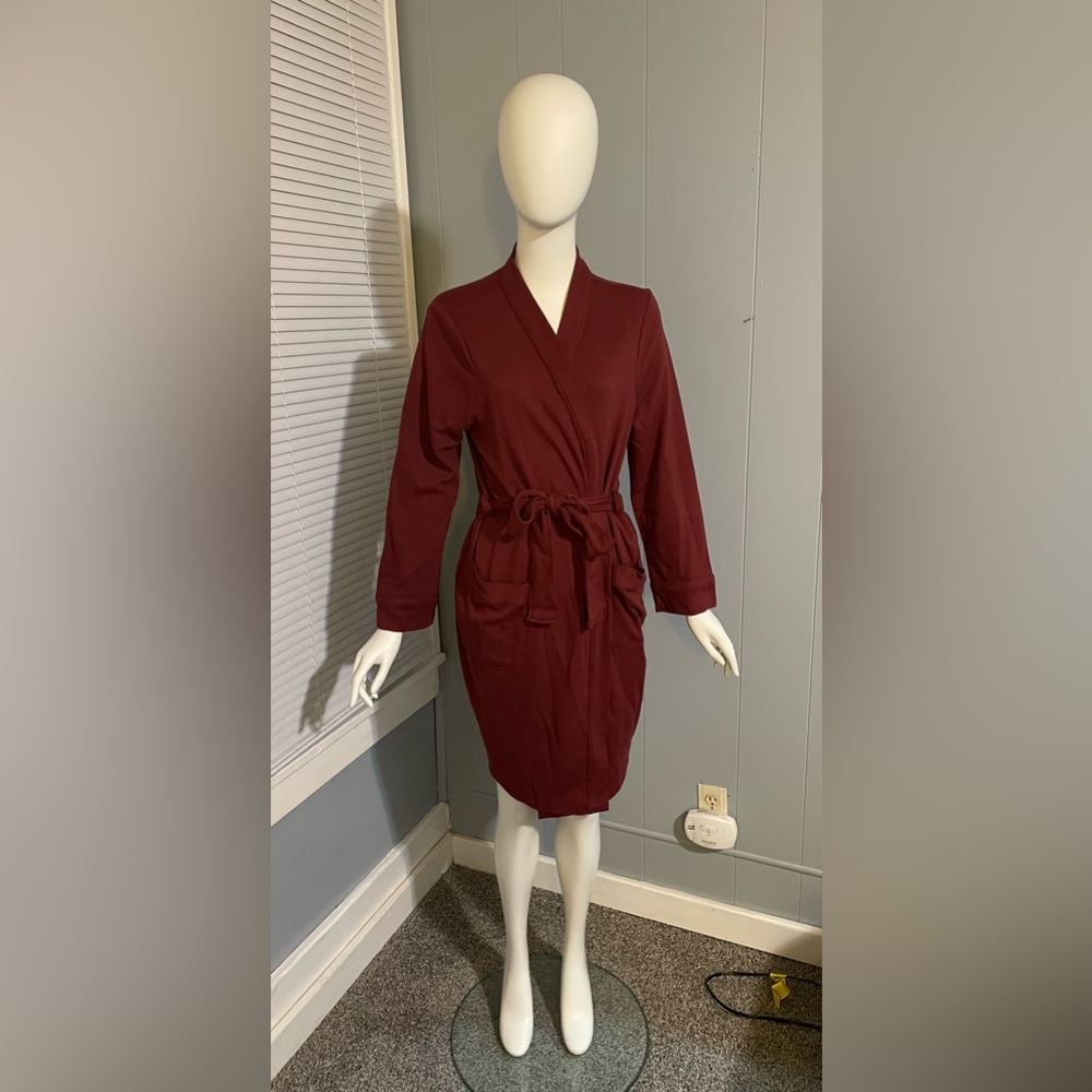 NWT Amazon Essentials Women's Lightweight Waffle Mid-Length Robe Rich Burgundy